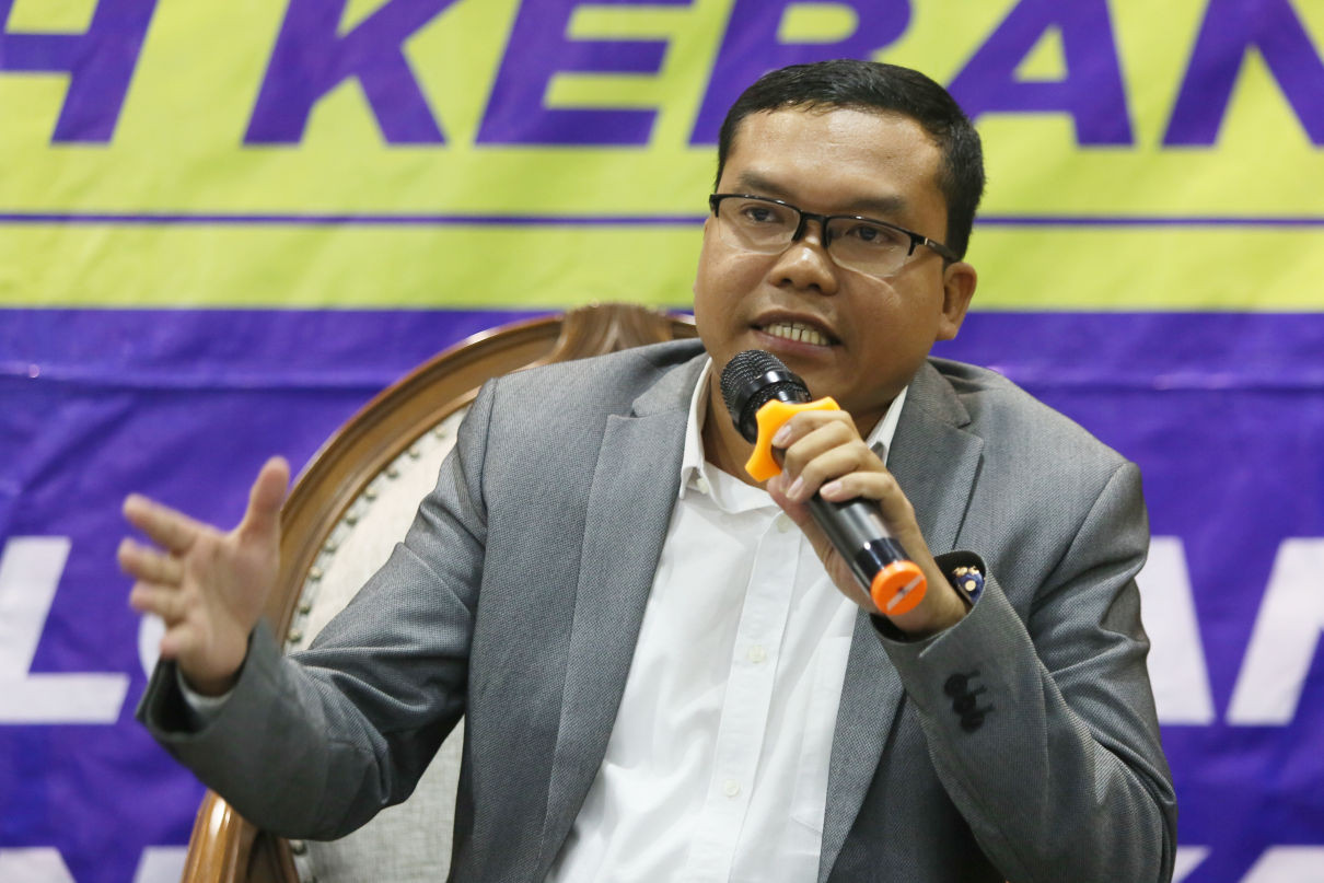 Pangi Syarwi Chaniago Pangi Syarwi Chaniago