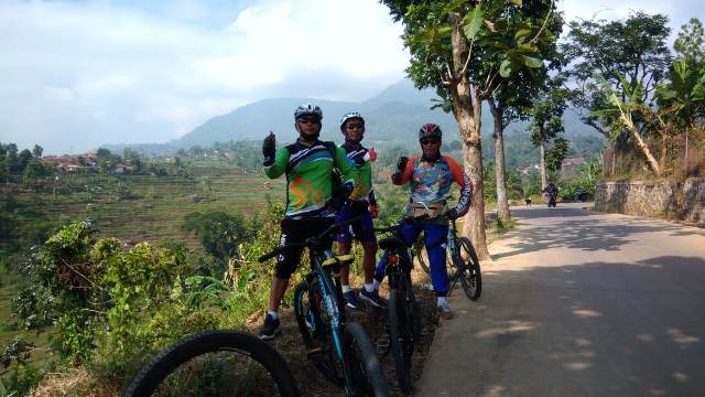 Jingga Bike Pusdiklat Paskhas Geber Gowes di Jalur Navigasi Komando