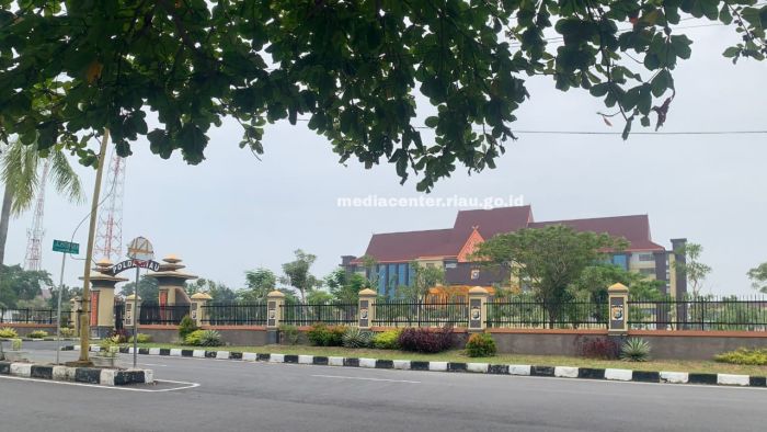 Gedung Mapolda Riau di Pekanbaru