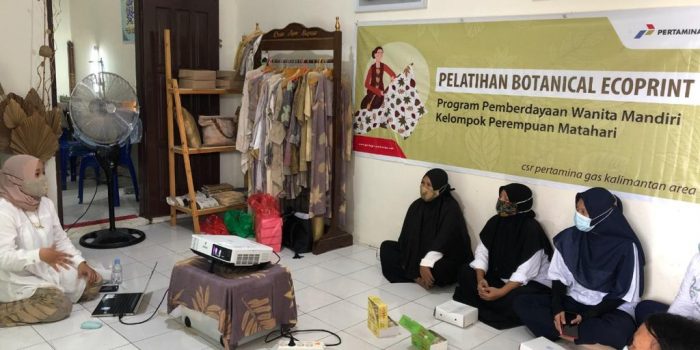 Pertagas Upskill Mitra Binaan dengan Pelatihan Botanical Eco Print 3 2B40C88A 4305 4A0D A5DF DD1486FDC291