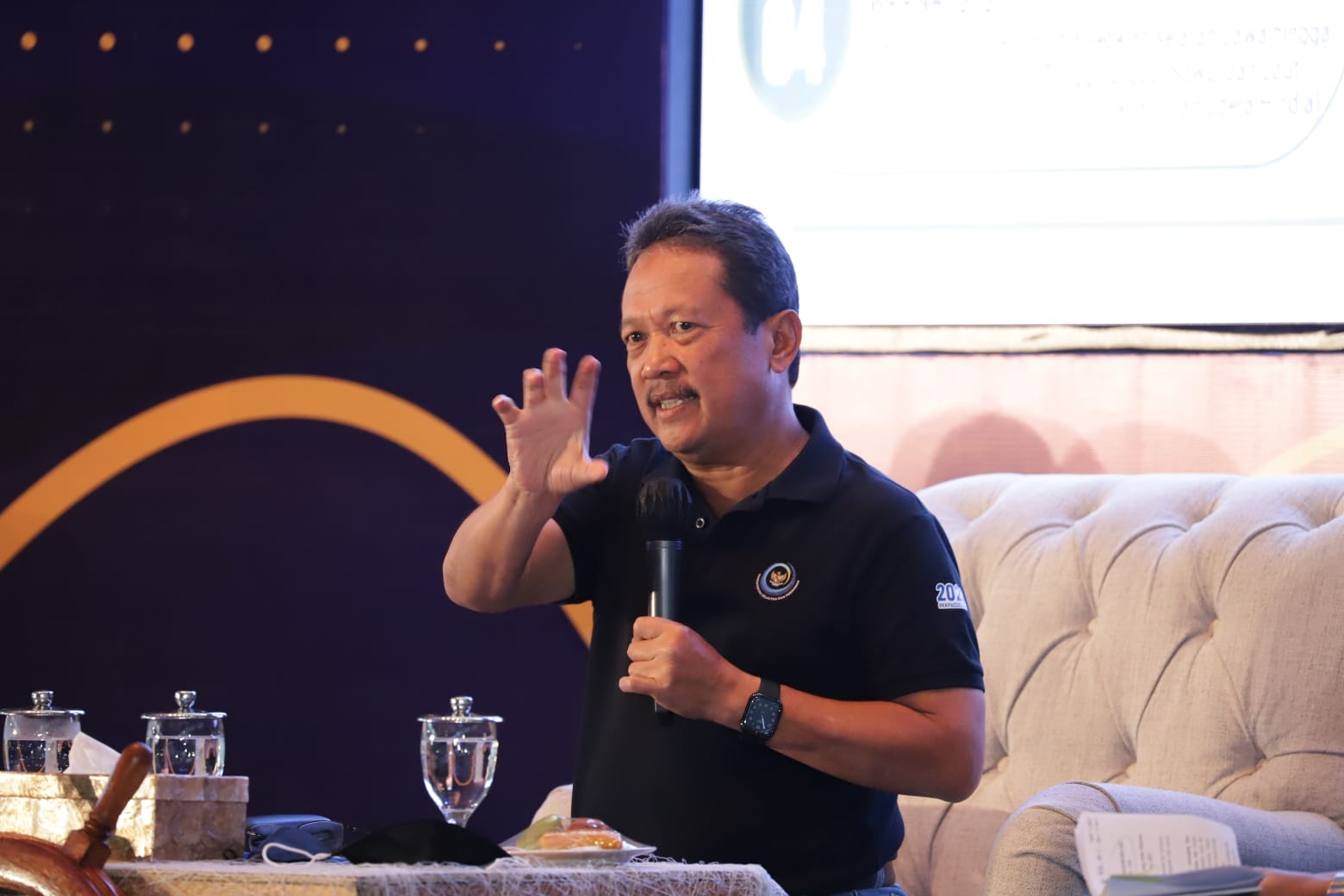 8D6DBA81 22B6 48C9 815B E9572E223A87