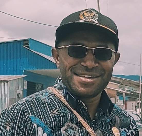 Hendrik Onesmus Madai 9A68AB91 B819 4521 96F2 EA7D9F3685F8