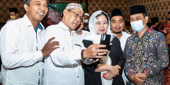 Silaturahmi dengan Gus-Gus di Jatim, Puan Dapat Julukan Ning Maharani 4 1558AECA ED1C 4CD5 AD10 01EACFD35E05