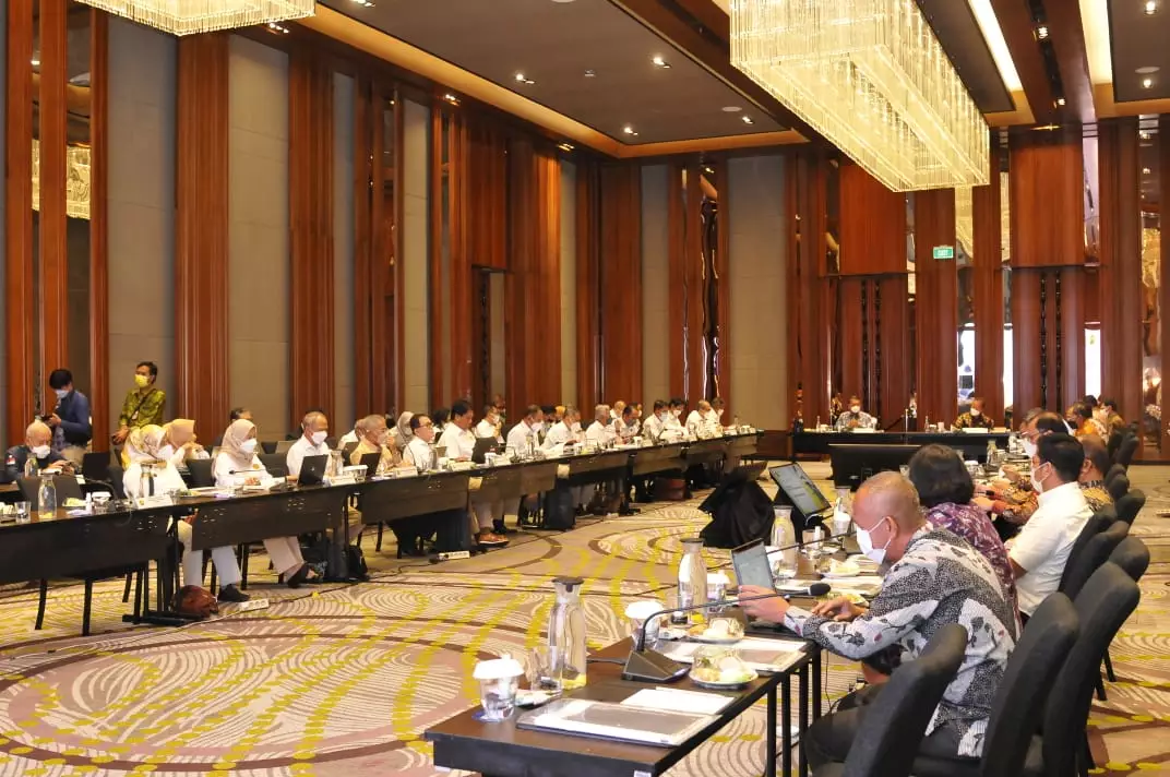 D33AB8F1 4A58 4814 9325 779447539F49