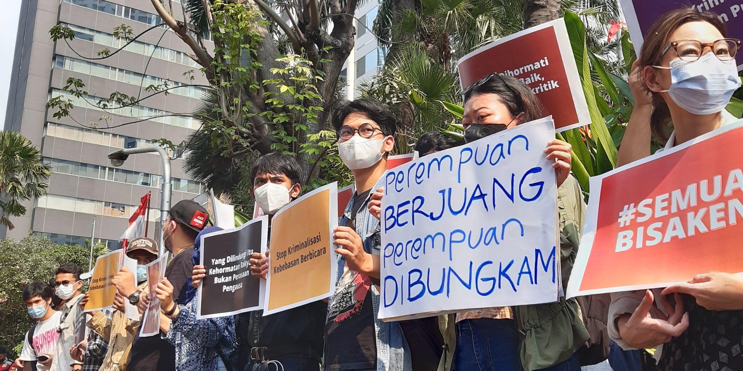 4300C4A9 4FC2 45FC 987D 94C564D2B252