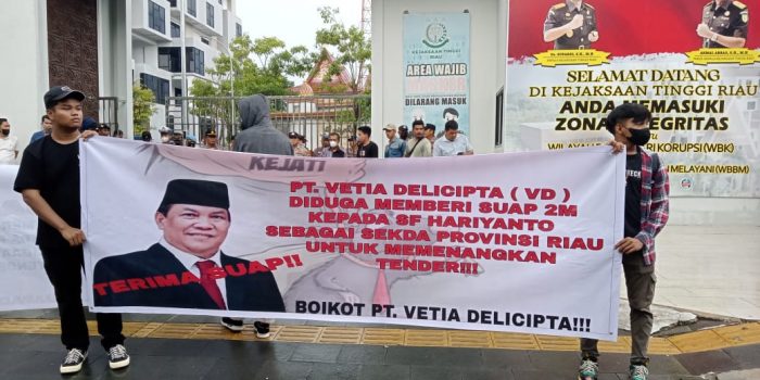 Massa Mahasiswa Pekanbaru Bersuara Desak Kajati Riau Segera Periksa SF Hariyanto 1 27164E75 C66F 46ED 9D5D 9AA7D1CE156C