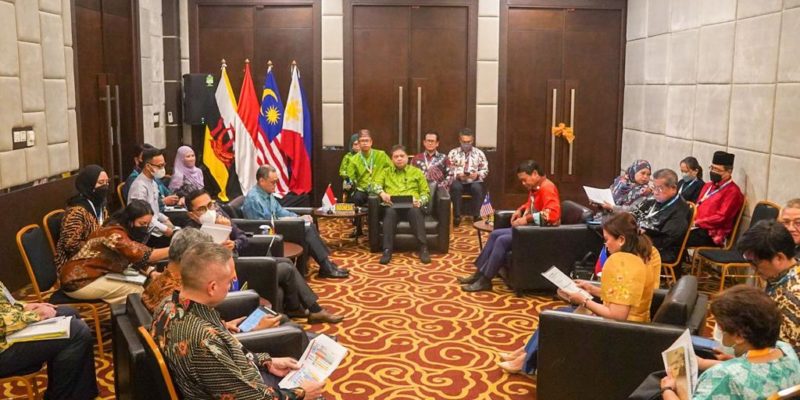 13718A2D BECD 4EDA 877C 91E0D66EDEBA