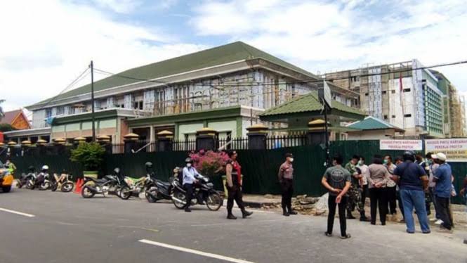 98FDD068 40D9 47B9 8EF4 EEA1134F6EE7