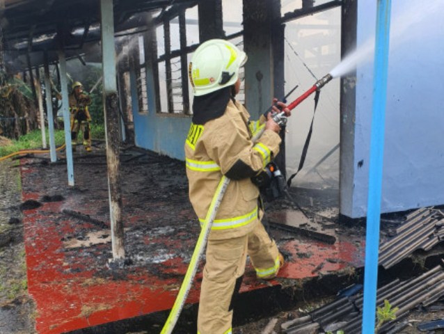 Delapan Unit Pemadam Atasi Kebakaran Posko Saka Dirgantara Halim