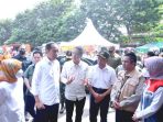 Direksi Pertamina Dampingi Presiden Jokowi Kunjungi Posko Pengungsian