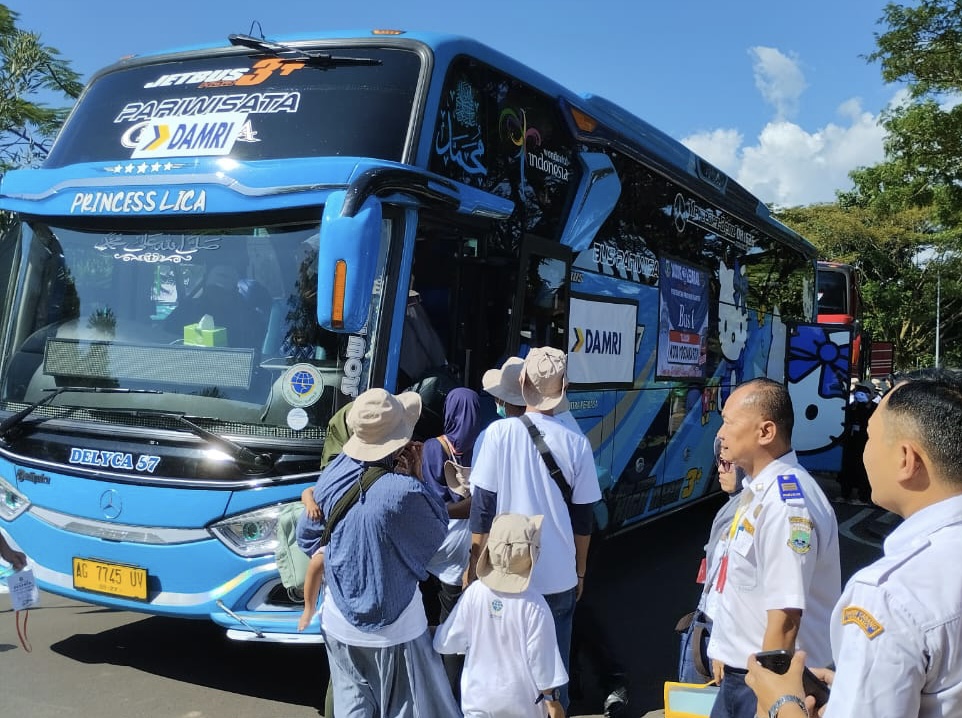 1DC4F81B 4B2A 456B B12F 329599E2BC06