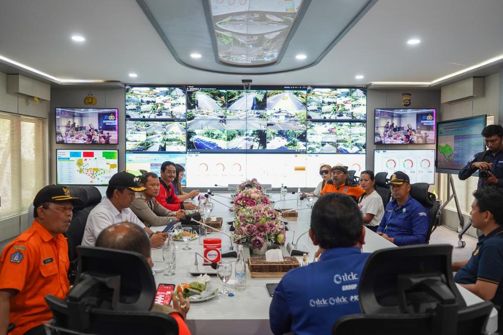 72794DF5 1017 4A01 B593 A8B2C6DDA604