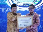 Wamenlu Sabet Penghargaan Penilaian Kepatuhan Penyelenggaraan Pelayanan Publik Tahun 2023 dari Ombudsman RI Wamenlu Apresiasi Penghargaan Penilaian Kepatuhan Penyelenggaraan Pelayanan Publik Tahun 2023 dari Ombudsman RI