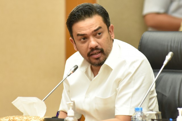 0111 maman abdurrahman dpr