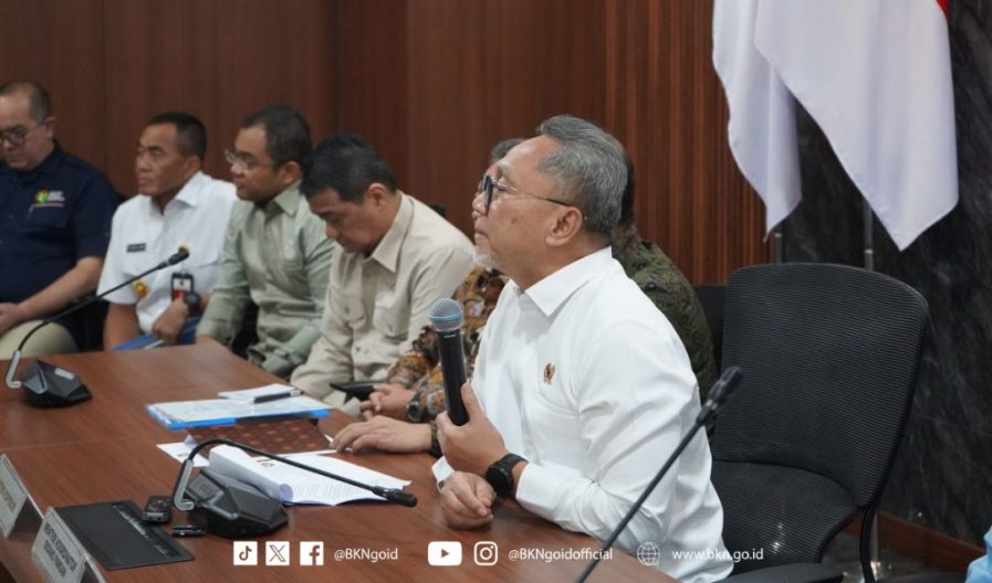 DSC02910 center bottom 897x528 1