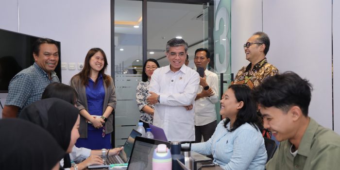 Menaker Tegaskan Pentingnya Sertifikasi Kompetensi bagi Lulusan Magang
