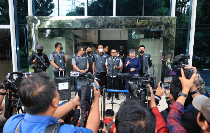 Kortastipidkor Polri Geledah Kantor WIKA Terkait Dugaan Korupsi Proyek Modernisasi Pabrik Gula Asembagus Rp645 Miliar