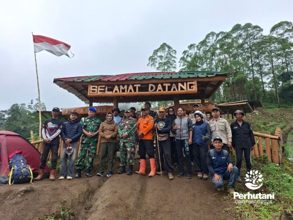 Peringatan Hari Lingkungan Hidup Sedunia, Perhutani KPH Garut Bersama FK TAGANA Tanam 1.000 Pohon
