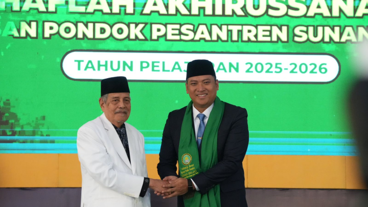 Wamentan Sudaryono Gaungkan Gerakan Menjemput Takdir di Ponpes Sunan Drajat Lamongan