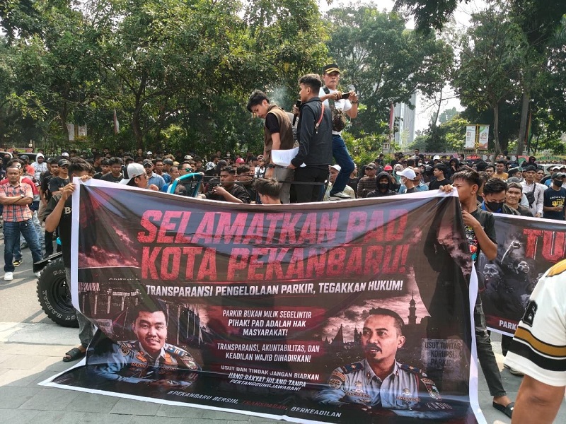 Massa Desak Kejati Riau Audit Pengelolaan Parkir Pekanbaru, Soroti Setoran ke PAD