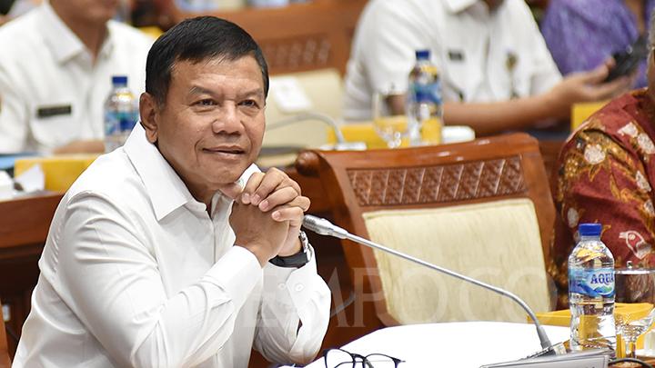 Wakil Menteri Pertahanan Muhammad Herindra saat mengikuti rapat kerja dengan Komisi I DPR RI di Kompleks Parlemen, Senayan, Jakarta, Kamis, 6 Juni 2024. Rapat tersebut membahas persetujuan penerimaan hibah Alpalhankan dari luar negeri. TEMPO/M Taufan Rengganis