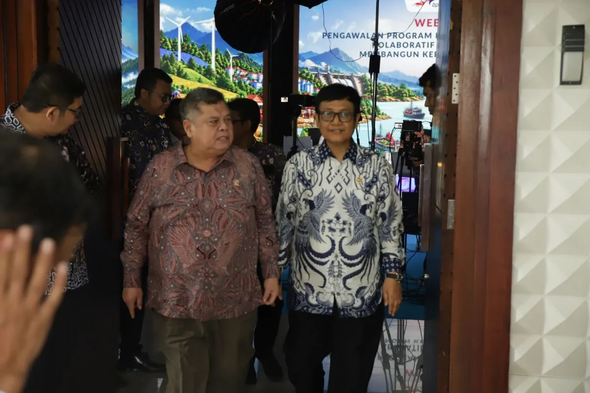 Kepala BPKP Muhammad Yusuf Ateh (kiri) dan Anggota III BPK RI sekaligus Pimpinan Pemeriksaan Keuangan Negara III Akhsanul Khaq dalam webinar bertema Pengawalan Program Kerja Prioritas Nasional Kolaboratif dalam Rangka Membangun Kepercayaan Publik di Jakarta, Senin (12/10/2026). ANTARA/HO-BPKP