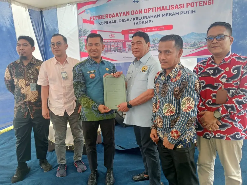 bawa program presiden dan bantuan ambulans anggota dpr ri ac mlud6v