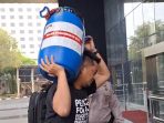 tong biru diduga tempat bupati klaten simpan duit korupsi fadildetikcom 1792111373544 43